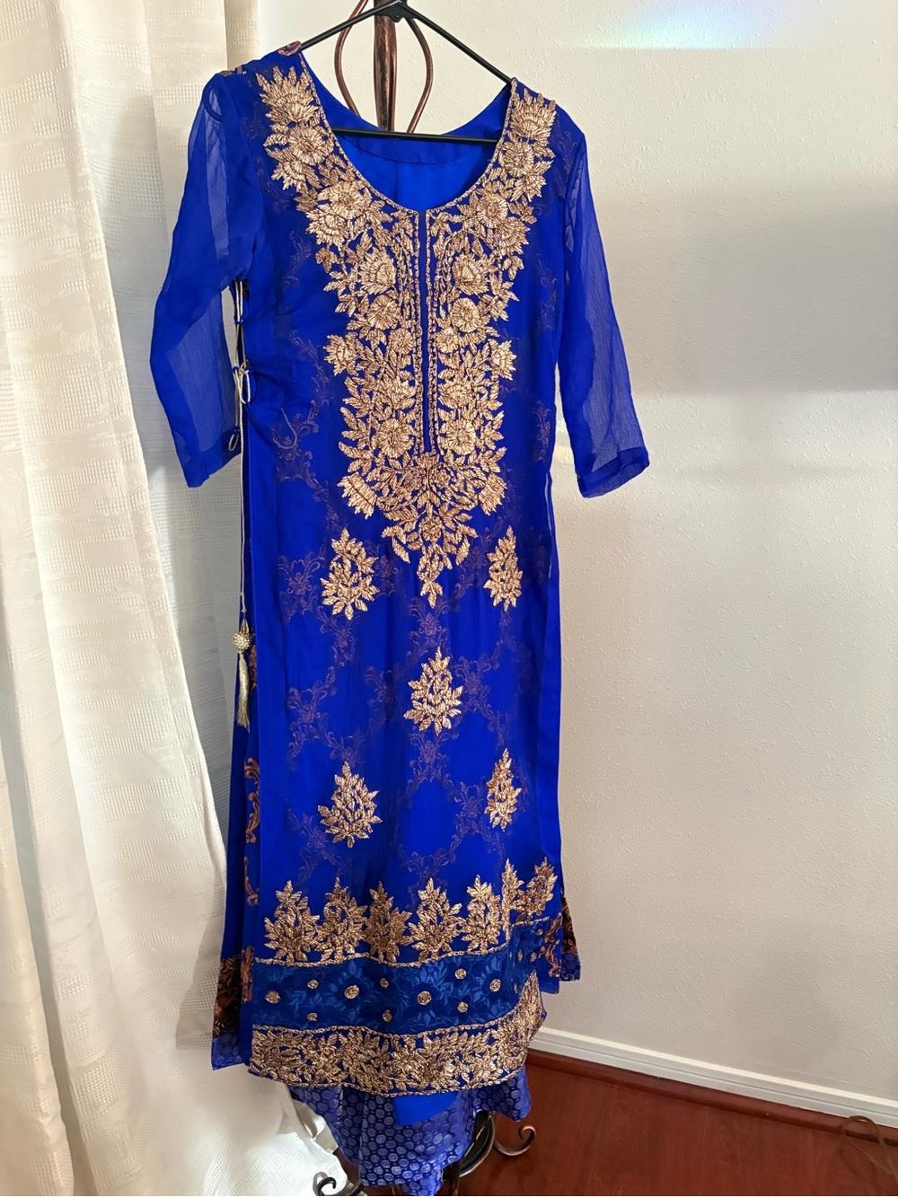 Royal Blue Embroidered Kurta dress pants dupatta size mediumwith Gold Threadwork